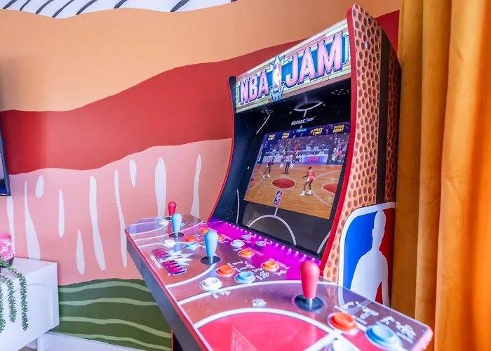 Movie Theater And Mini Golf With 2 King Beds
